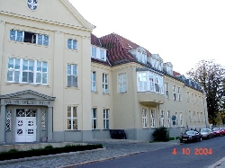 Bild 2: Westflügel / Fr. Hüttner