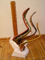 Bild 1: Holzgestaltung von Horst Giese / "Niederlausitzer Heidemuseum"