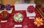 Origami – Die Kunst des Faltens zur Weihnachtszeit | Quelle: Eckbert Kwast