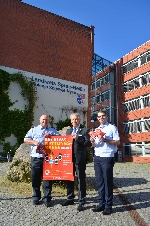 Bild 1: Kreisbrandmeister des Spree-Neie-Kreises Stefan Grothe, Landrat Harald Altekrger und Vorstandsvorsitzender des Kreisfeuerwehrverbandes Spree-Neie e.V. Robert Buder (v.l.).