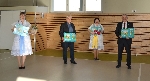 Bild 1: Erzieherin Linda Petrick, Brgermeister Horst Nattke, Kita-Leiterin Andrea Garbe und Landrat Harald Altekrger (v.l.) freuten sich sehr ber den Besuch und das BOOKII-Lernspiel. , Quelle: Landkreis Spree-Neie/Wokre