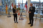 Landrat Harald Altekrüger begrüßte heute Geschäftsführerin ­Heike Gensing und wünschte viel Erfolg. LK SPN