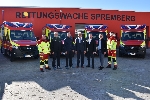 Bild 1: Landrat mit Fhrungsspitze der Rettungsdienst Spree-Neie GmbH vor der Rettungswache Spremberg/Grodk, Quelle: Landkreis Spree-Neie/Wokrejs Sprjewja-Nysa