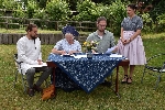 Bild 1: Unterzeichnung der Kooperationsvereinbarung durch Museumsleiterin Babette Zenker und Gesamtschulleiter Ren Schulz, Quelle: Landkreis Spree-Neie/Wokrejs Sprjewja-Nysa