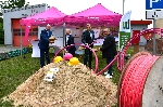 Bild 1: Erster Spatenstich: v. l. Axel Wenzke (Telekom), Wilfried Konnemann (aconium), Uwe Plonka (GlasfaserPlus), Landrat Martin Heusler, Quelle: Landkreis Spree-Nei�e/Wokrejs Sprjewja-Nysa