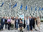 Bild 1: Teilnehmer TourX vor der Europischen Kommission in Brssel