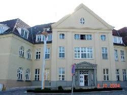 Eingang / Fr. Hüttner 