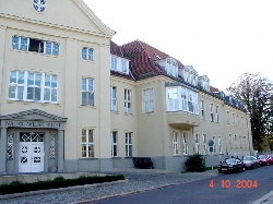 Bild 2: Westflügel / Fr. Hüttner