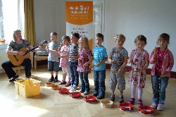 Bild 1: : Auftritt  Musikalische Früherziehung Forst zum Tag der offenen Tür  / Musik- und Kunstschule