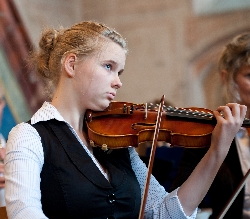 Bild 1: Nora Richter , Teilnehmerin des Wettbewerbes aus Forst / M. Reichenberger
