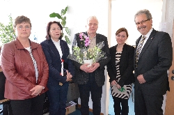 Bild 1: v.l.n.r. Sachgebietsleiterin Wirtschaftliche Jugendhilfe Elke Gruschka, Sachgebietsleiterin Soziale Dienste Rita Tietz, Fachbereichsleiter Dr. Manfred Thuns, Sachgebietsleiterin Jugendarbeit Steffi Paulick, 