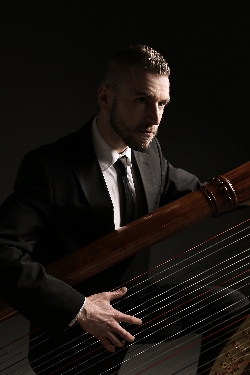 Bild 2: Joel von Lerber (Harfe), Quelle: Musikschule SPN