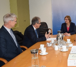 Bild 1: Michael Koch, Harald Altekrger und Britta Ernst, Quelle: Pressestelle des Landkreises Spree-Neie