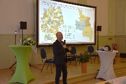 Bild 2: Impulsvortrag von Dr. Holger Seibert - Institut f. Arbeits- u. Berufsforschung d. Bundesagentur f. Arbeit (IAB), Quelle: Landkreis Spree-Neie/Wokrejs Sprjewja-Nysa 