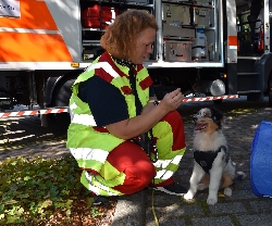 Bild 5: Die Rettungshundestaffel vom Katastrophenschutz des Landkreises, Quelle: Landkreis Spree-Neiße/Wokrejs Sprjewja-Nysa