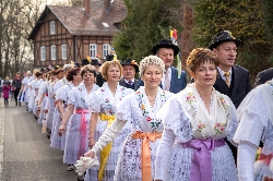 Bild 1: Fastnacht / Zapust in Schmogrow/Smogorjow, Quelle: Landkreis Spree-Neie/Wokrejs Sprjewja-Nysa