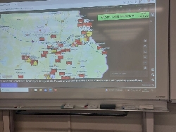 Bild 2: Anzeigetafel im Ausbildungszentrum, Quelle: Landkreis Spree-Nei�e/Wokrejs Sprjewja-Nysa
