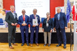 Bild 1: Auszeichnung Landrat a. D. Harald Altekr�ger, Quelle: Euroregion SPN / Andreas Franke