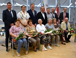 Bild 1: Gruppenbild ausgezeichnete Seniorinnen und Senioren, Quelle: Landkreis Spree-Nei�e/Wokrejs Sprjewja-Nysa